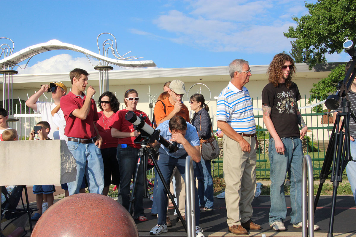 Observing the Venus Transit at the Evansville Museum 06/05/2012